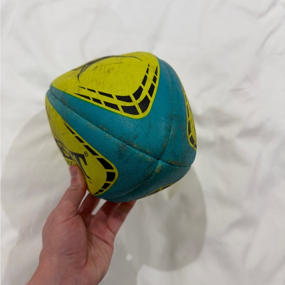 Gilbert Training Ball (G-TR4000) Outdoor Rugby Ball - Picture 6 of 6